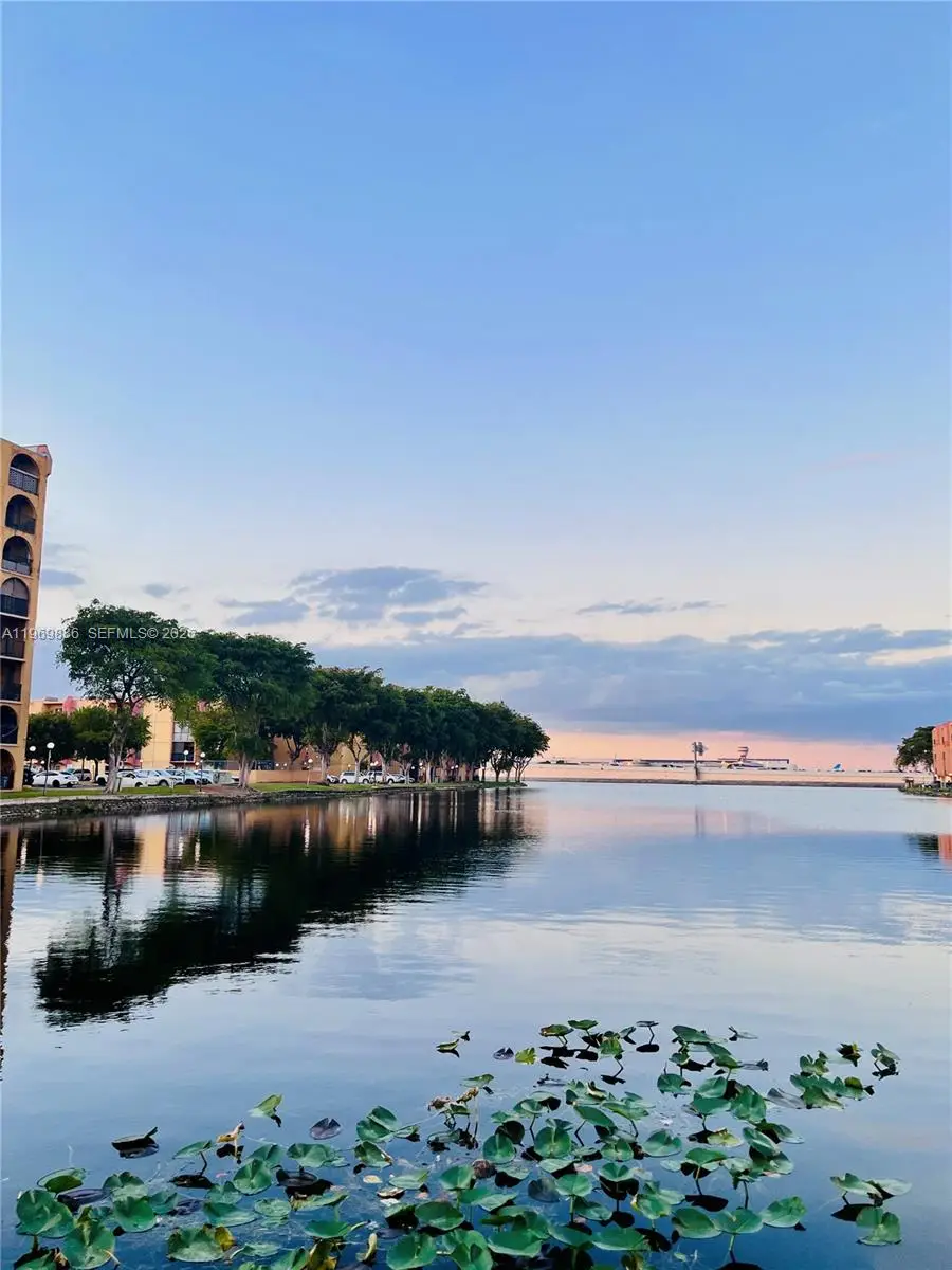 4721 NW 7th St, Miami, FL 33126 - #1