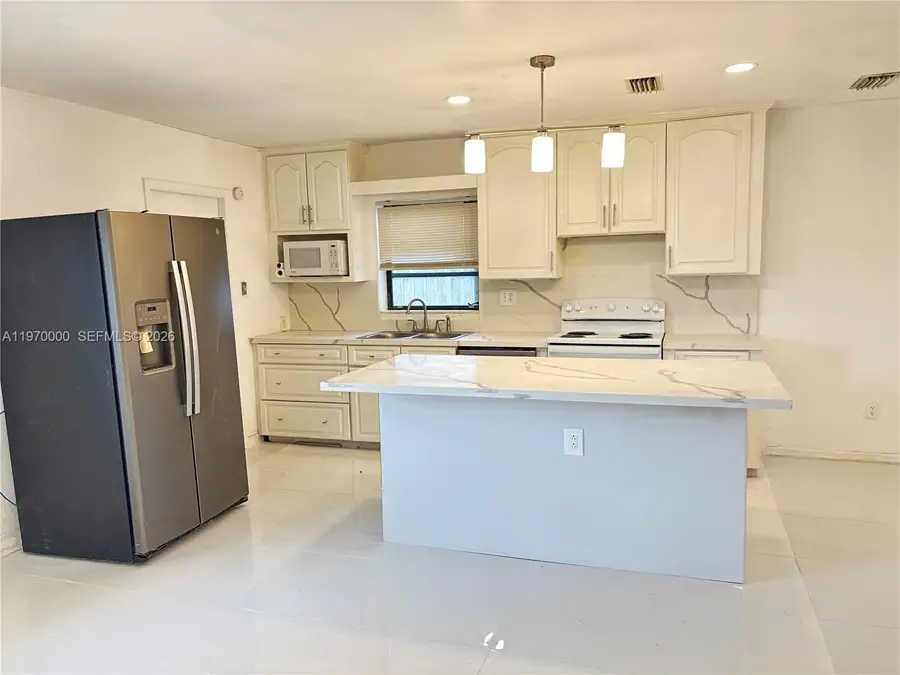 9711 Caribbean Blvd, Cutler Bay, FL 33189 - #3