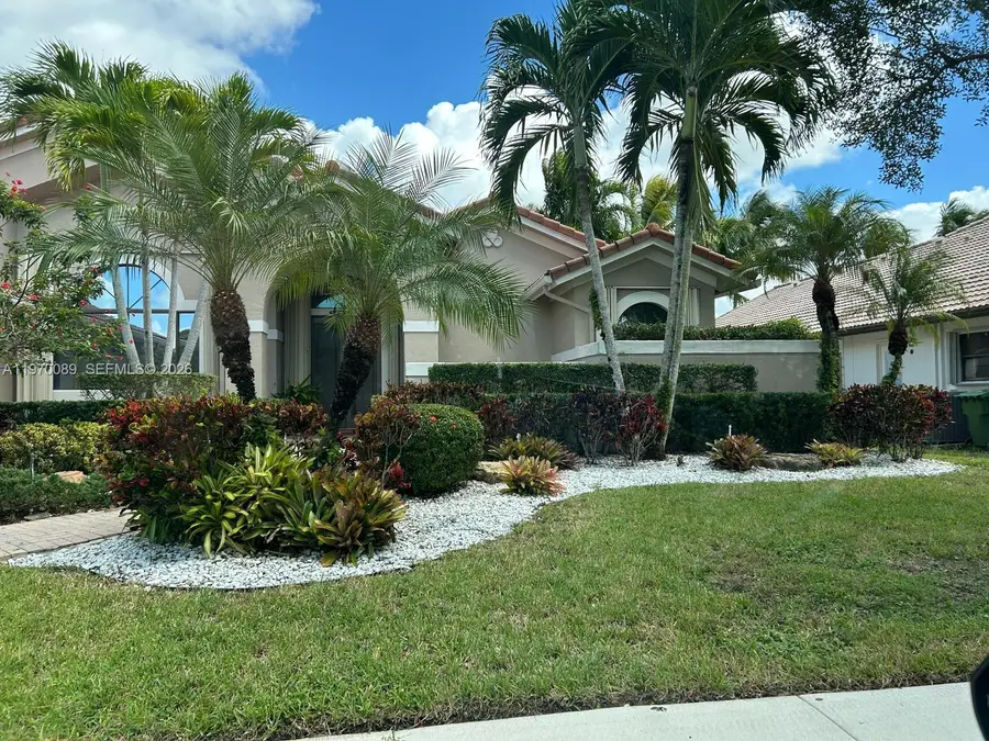 1040 Sandalwood Ln, Weston, FL 33326 - #2