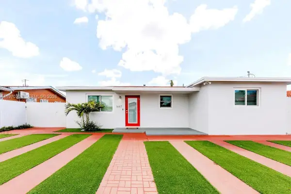 1647 NW 29th Ave, Miami, FL 33125