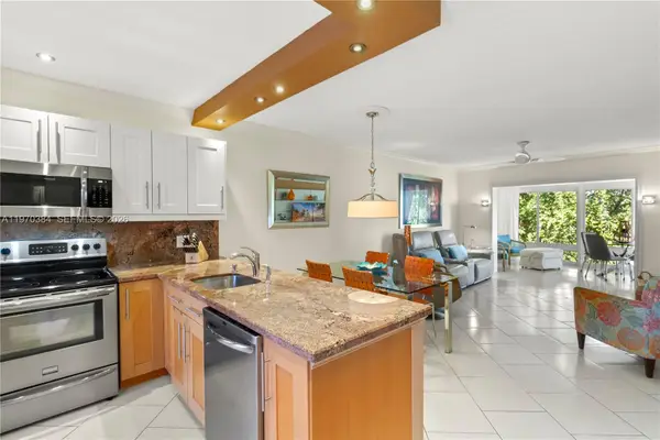 5121 W Oakland Park Blvd #304, Lauderdale Lakes, FL 33313