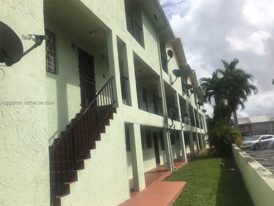 1521 W 42nd Pl #18, Hialeah, FL 33012 - #2