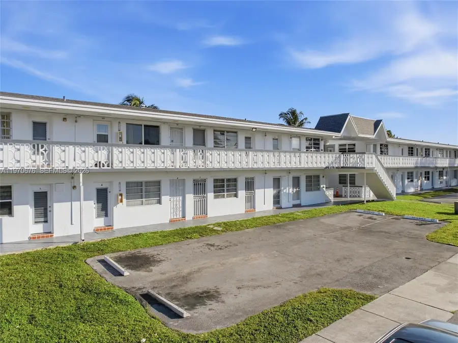 15 NW 204th St #30, Miami Gardens, FL 33169 - #3