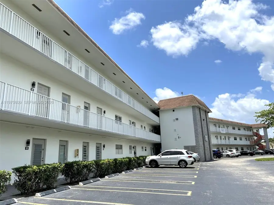 5102 NW 36th St #611, Lauderdale Lakes, FL 33319 - #2