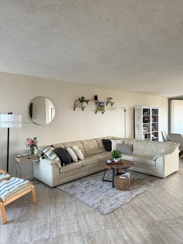 6911 Environ Blvd #8L, Lauderhill, FL 33319