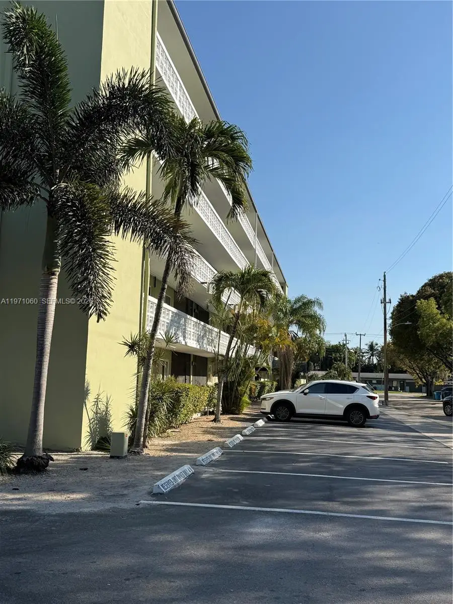 1425 Arthur St #315B, Hollywood, FL 33020 - #1