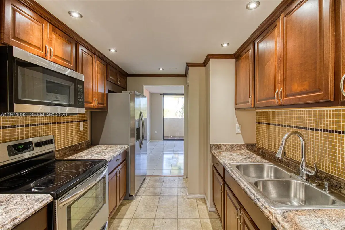 7401 NW 16th St #408, Plantation, FL 33313 - #1