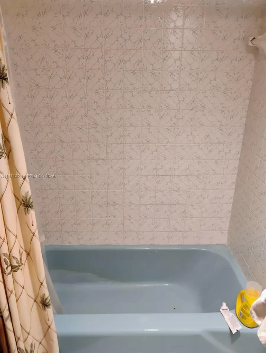 447 NE 195th St #414, Miami, FL 33179 - #2