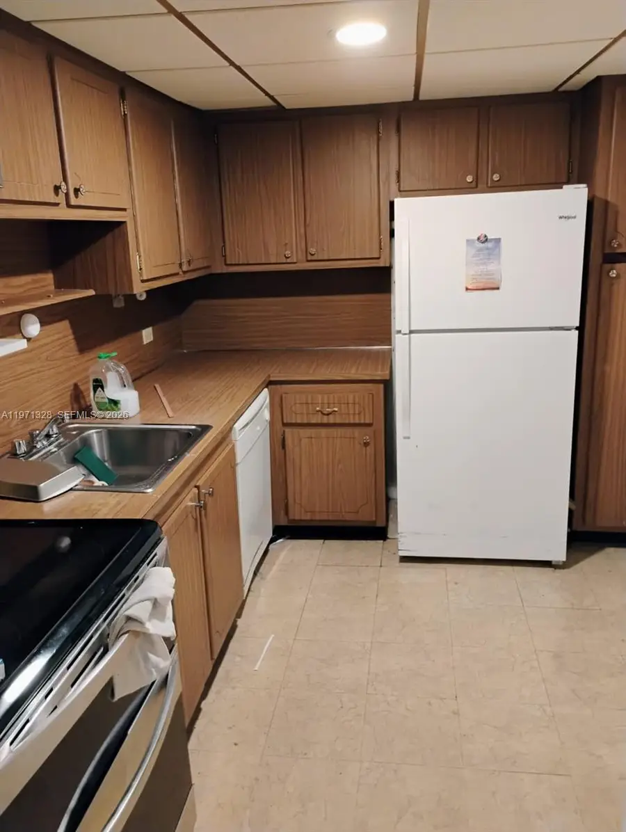 447 NE 195th St #414, Miami, FL 33179 - #3