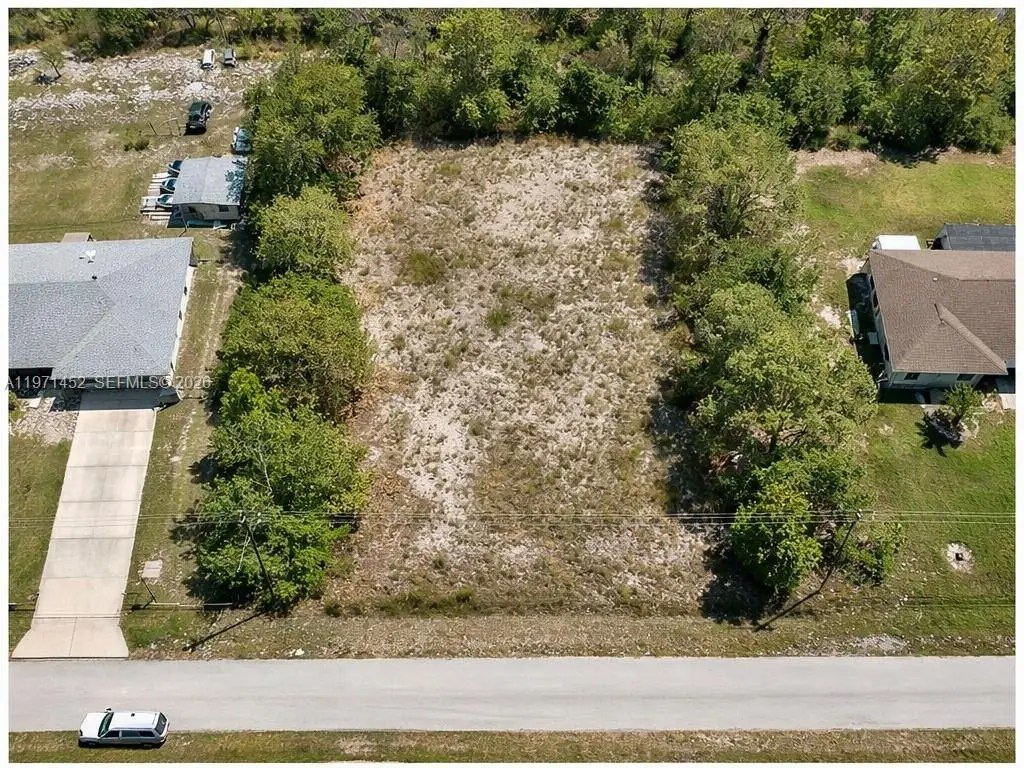 682 Woodcrest Dr, Lehigh Acres, FL 33972 - #1
