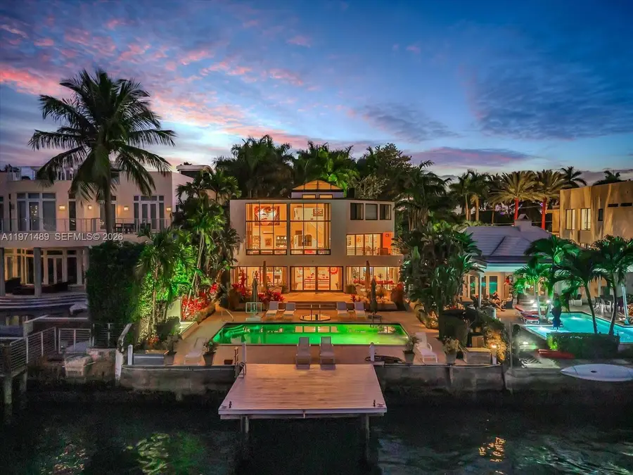 279 N Hibiscus Dr, Miami Beach, FL 33139 - #2