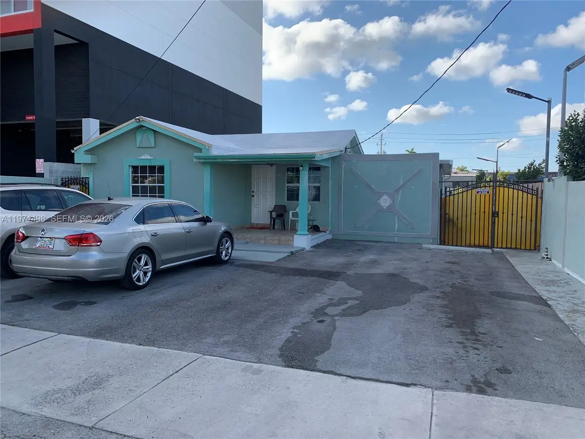 3560 NW 35th St, Miami, FL 33142 - #1