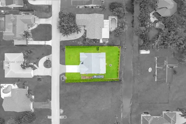 11280 NW 26th St, Plantation, FL 33323