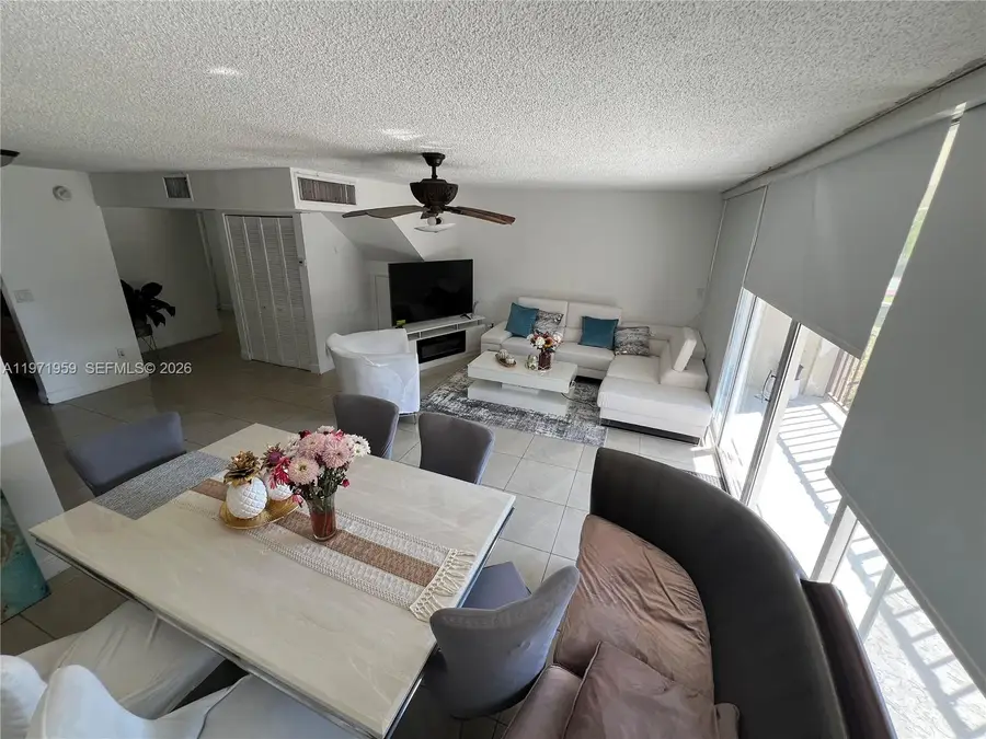 9240 Fontainebleau Blvd #207, Miami, FL 33172 - #2