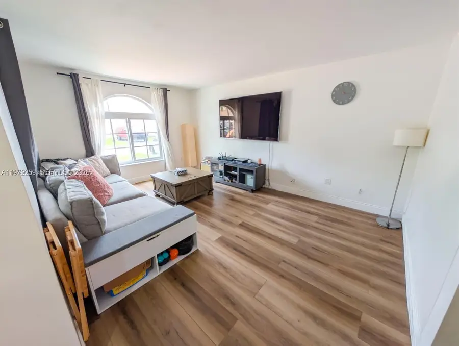 Address Withheld By Seller, Miami, FL 33185 - #3