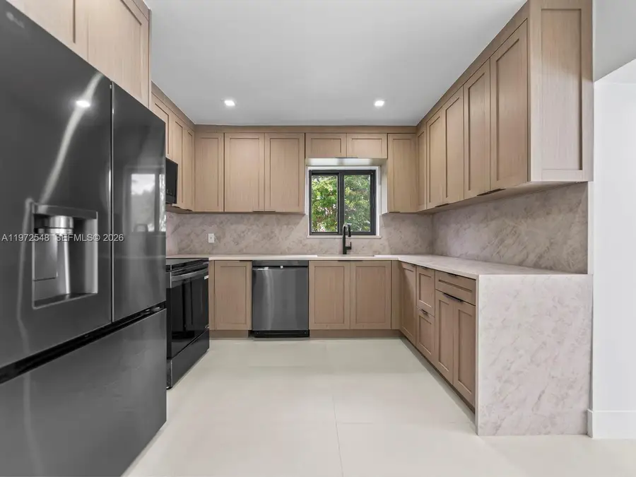 1221 Biarritz Dr, Miami Beach, FL 33141 - #3