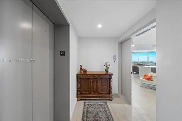 488 NE 18th St #2112, Miami, FL 33132