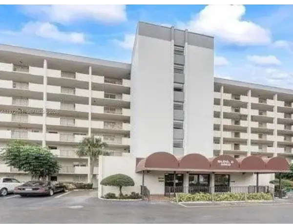 5860 NW 44th St #208, Lauderhill, FL 33319