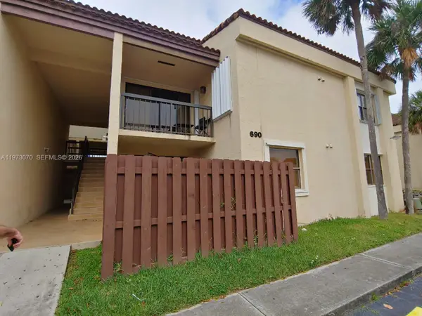 690 W Park Dr #2-204, Miami, FL 33172
