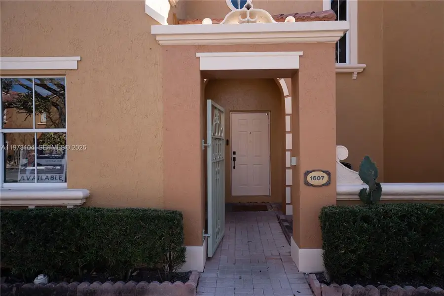 8520 NW 139th Ter, Miami Lakes, FL 33016 - #3