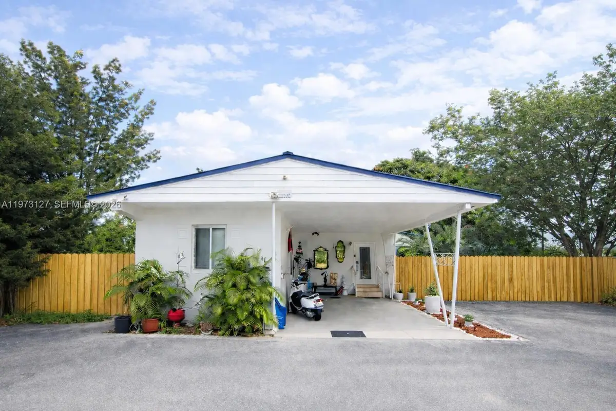 1281 NW 31st Ave, Miami, FL 33125 - #1