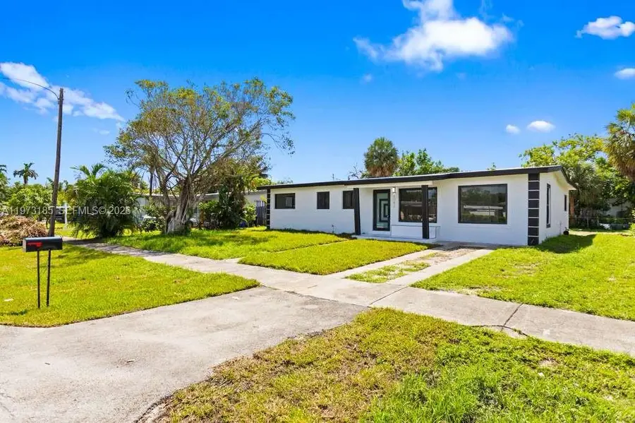 1042 NW 13th St, Fort Lauderdale, FL 33311 - #3