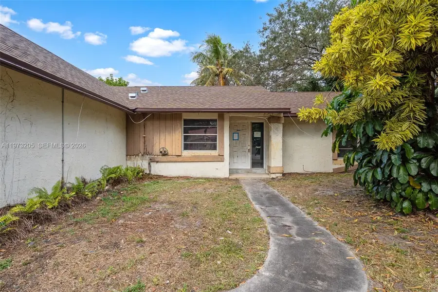 7389 NW 48th Pl, Lauderhill, FL 33319 - #2