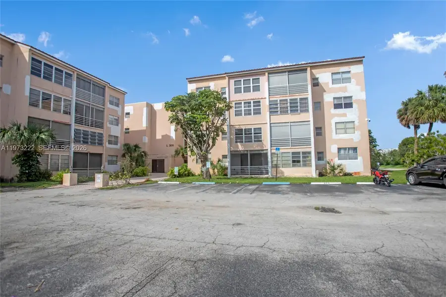 2850 Somerset Dr #414L, Lauderdale Lakes, FL 33311 - #2