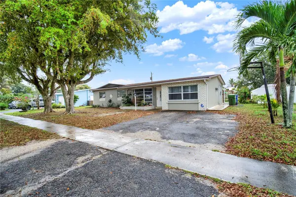 7320 NW 2nd St, Pembroke Pines, FL 33024