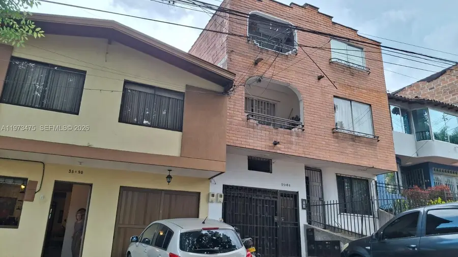 Carrera92 #35a 90, Jacksonville West, FL 00000 - #2