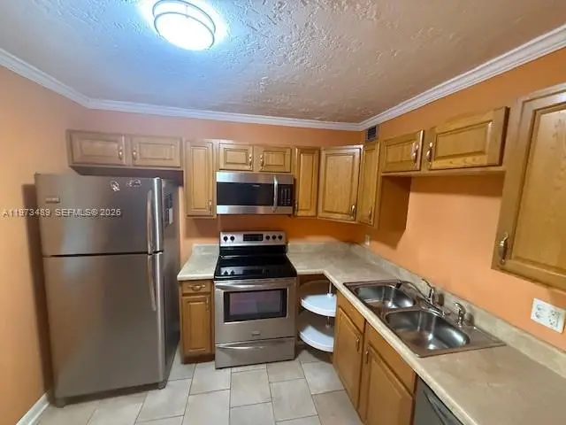 2801 Somerset Dr #105, Lauderdale Lakes, FL 33311 - #3