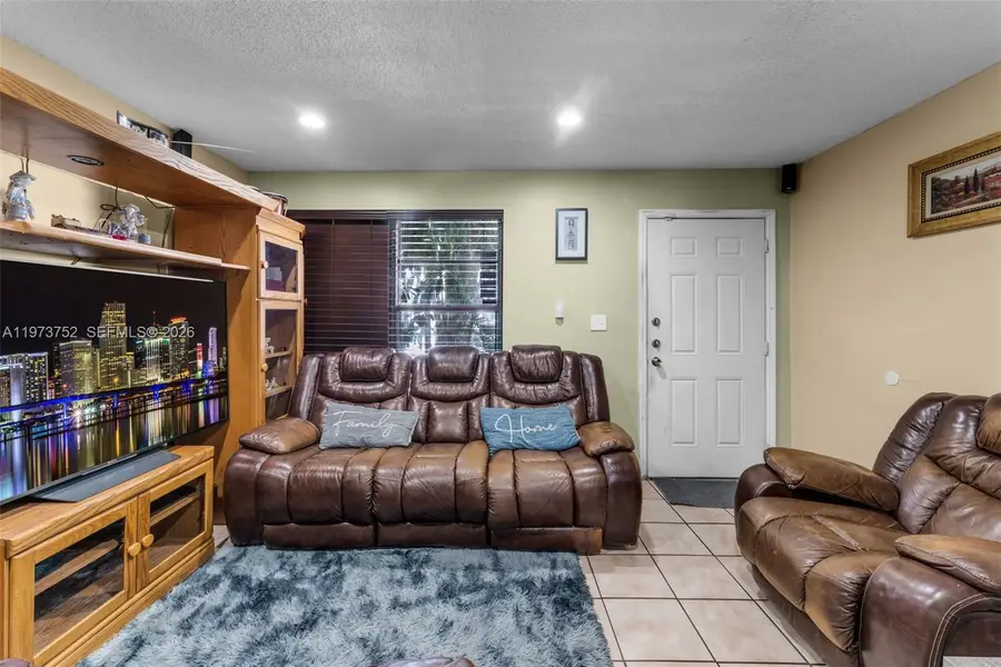 1613 NW 16th St #E, Miami, FL 33125 - #3