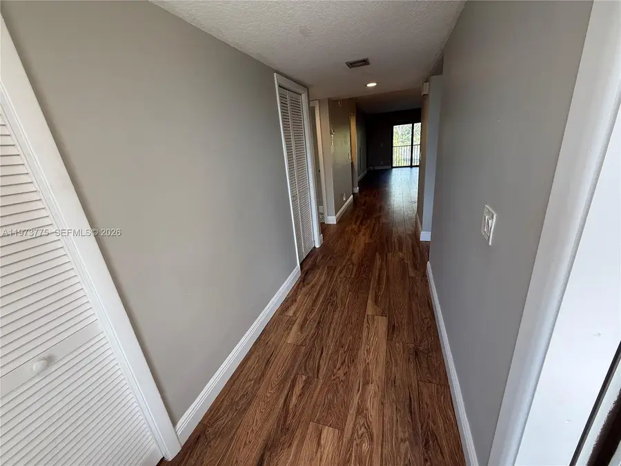 302 Lakeview Dr #204, Weston, FL 33326 - #3