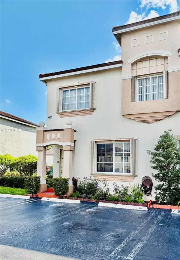 8346 NW 10th St, Miami, FL 33126