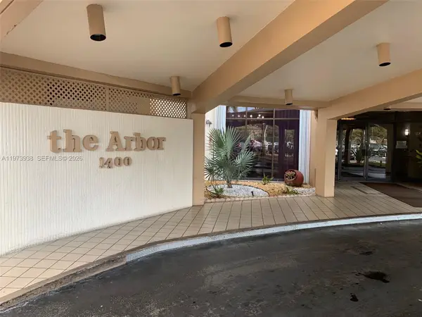 1400 St Charles #313, Pembroke Pines, FL 33026