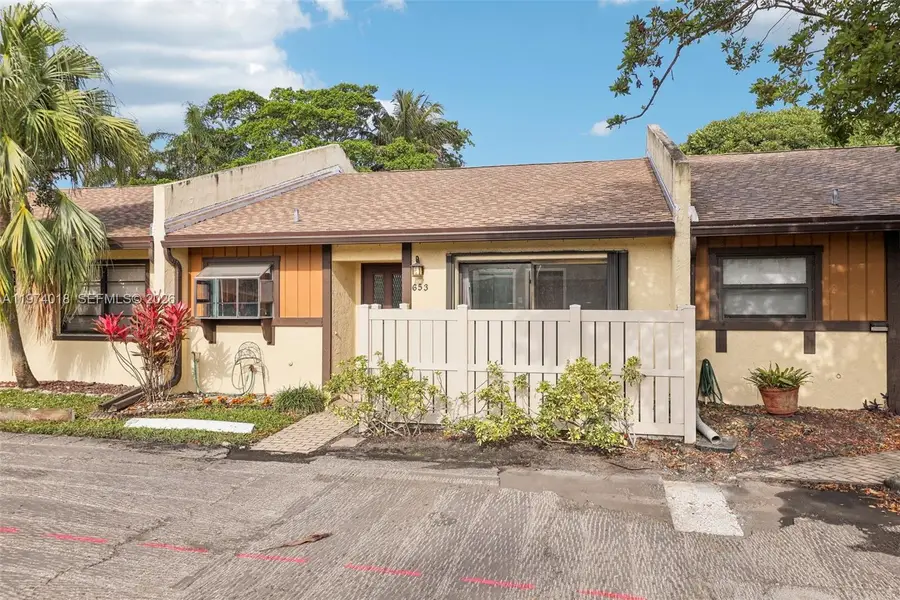 653 Banks Rd, Margate, FL 33063 - #2