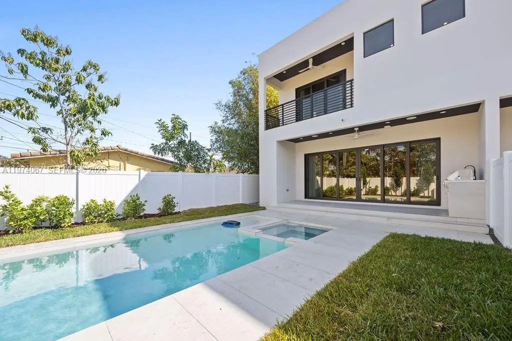 1135 NE 11th Ave, Fort Lauderdale, FL 33304 - #1