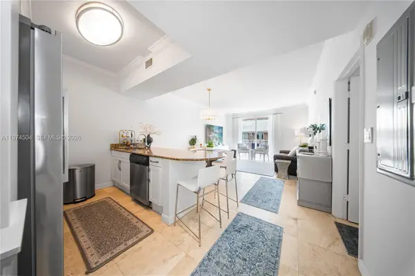 7290 SW 90th St #308, Miami, FL 33156