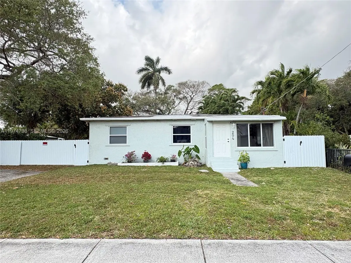 204 SW 7th Ave, Hallandale Beach, FL 33009 - #1