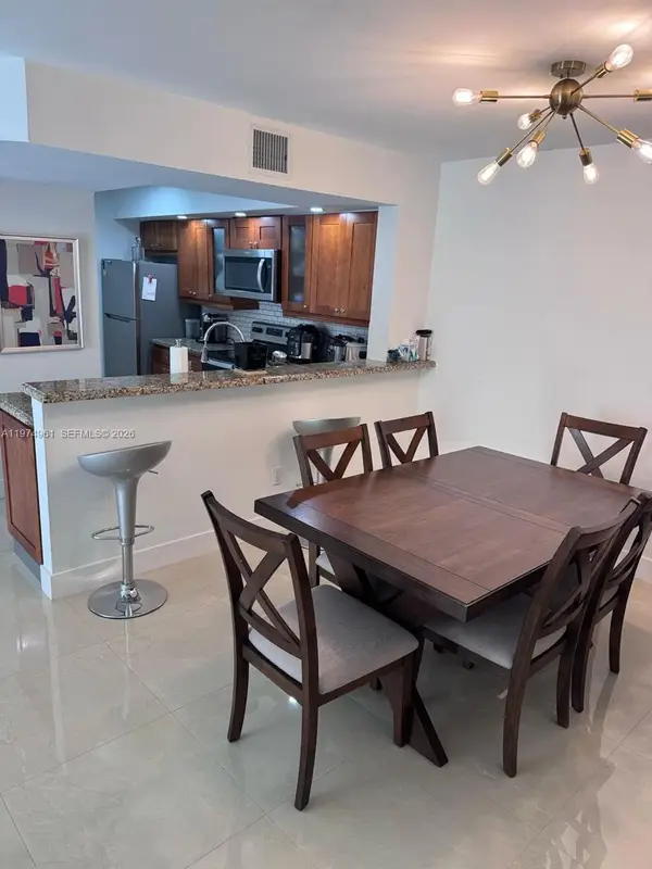 18860 NW 57th Ave #208, Hialeah, FL 33015