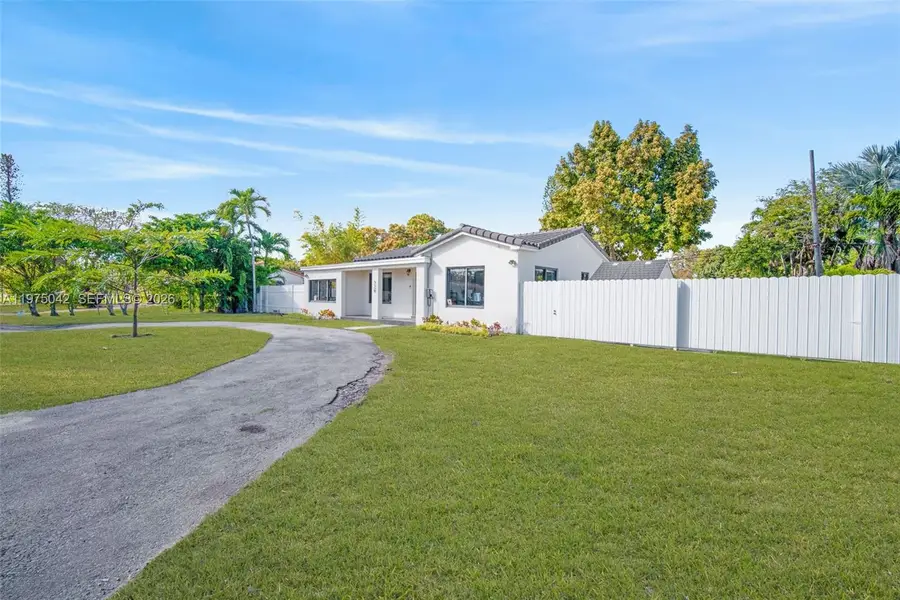 529 NE 109th St, Miami, FL 33161 - #3