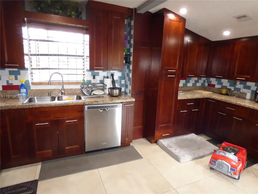 18813 NW 32nd Ave, Miami Gardens, FL 33056 - #2