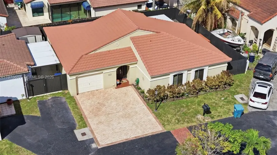 561 SW 87th Ct, Miami, FL 33174 - #2