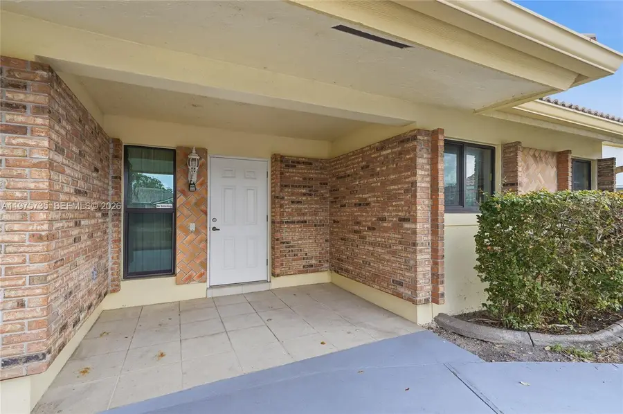 5250 King Arthur Ave, Davie, FL 33331 - #3