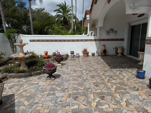 15390 SW 76th Ter #105, Miami, FL 33193