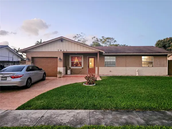 7811 NW 47th St, Lauderhill, FL 33351