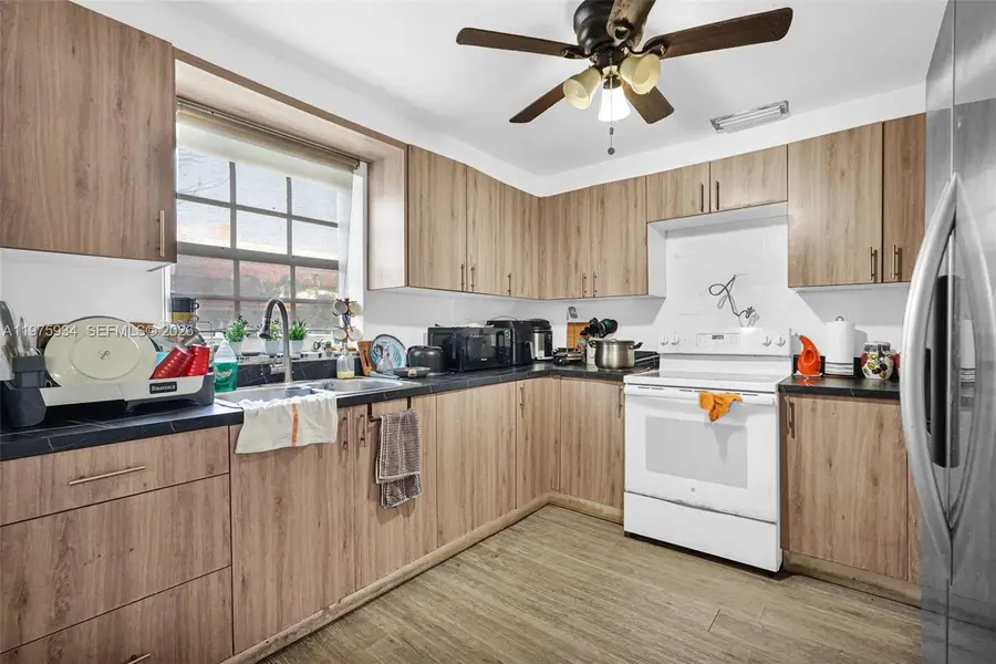 538 NW 20th Ave, Miami, FL 33125 - #3