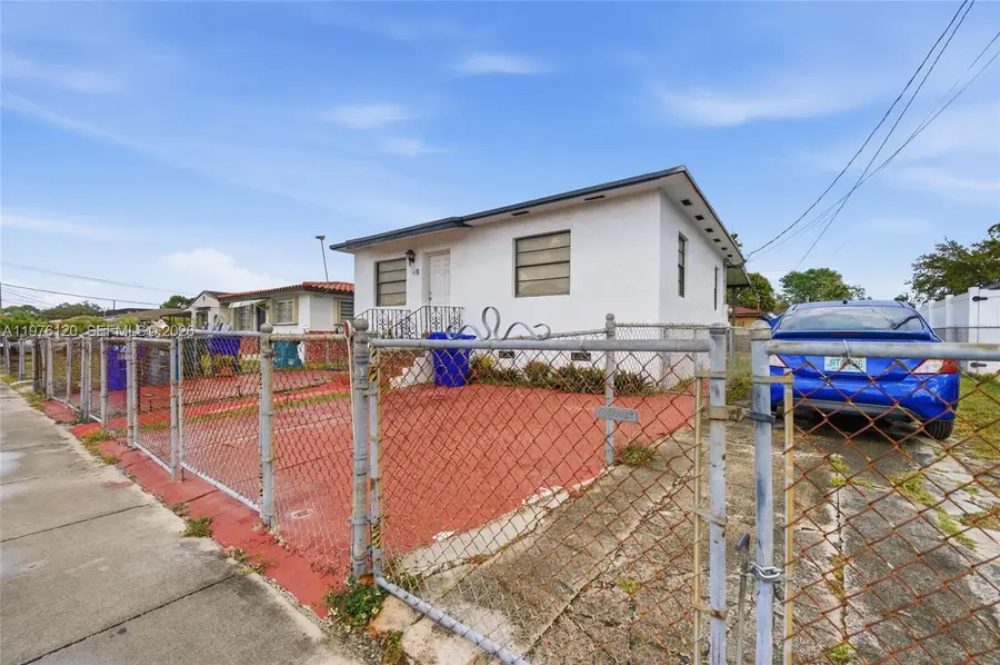 831 NW 34th Ave, Miami, FL 33125 - #2