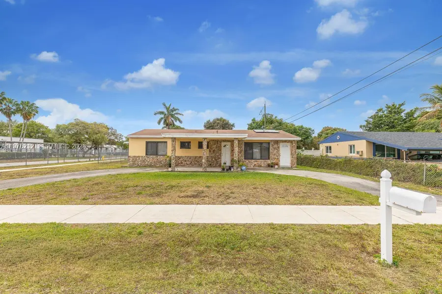 6200 SW 18th St, North Lauderdale, FL 33068 - #2