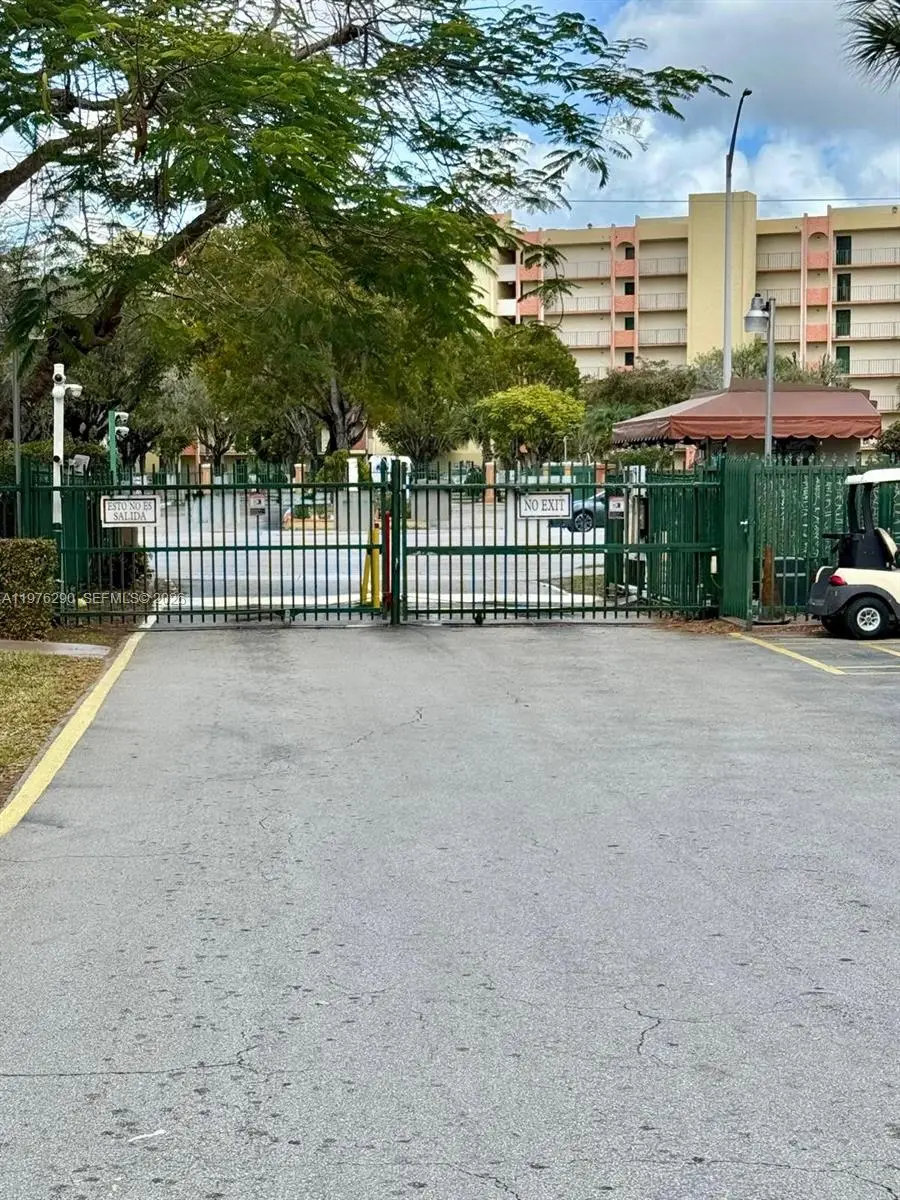 9400 West Flagler St #312, Miami, FL 33174 - #3